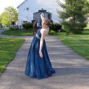 Maggie sottero prom dress with pockets